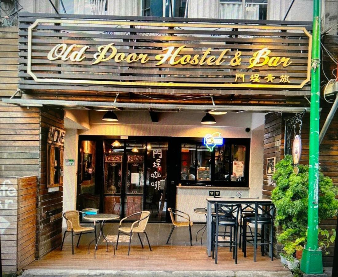 Old Door Hostel & Bar Taipei Exteriör bild